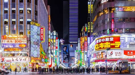 The Ultimate Guide to Experiencing the Magic of Shinjuku